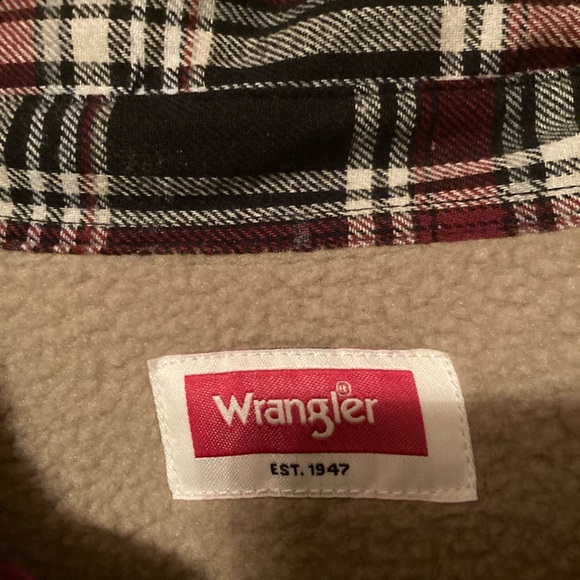 Size Medium Men’s New with tags Wrangler thick with inner furry lining 4 pockets - Picture 3 of 10